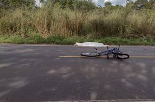 Cicilista de 55 anos morre atropelado por carro na BR 135 em Corrente (Foto: -)