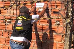 Donos de terrenos baldios podem ser multados em quase R$ 1 mil por lixo irregular (Foto: -)