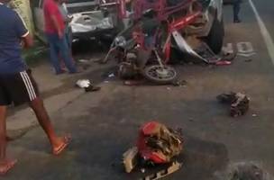 Entregador de gás escapa de grave acidente com caminhonete em Teresina (Foto: -)