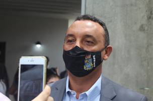 Promotora recomenda ao secretário Nouga Cardoso que adote medidas para retorno das aulas (Foto: -)