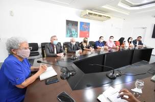 As malfeitorias de quem deveria combater o crime (Foto: -)