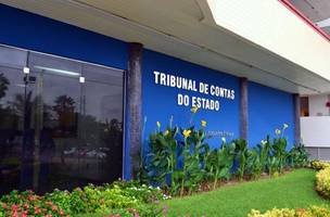 TCE bloqueia contas bancárias de nove prefeituras e oito câmaras municipais (Foto: -)