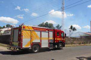 Assaltantes atiram contra sede do Corpo de Bombeiros em Piripiri (Foto: -)