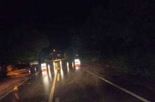 Com estrutura da ponte afetada pelas águas, PRF interdita totalmente trecho da BR 402 (Foto: -)