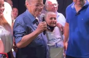 Em solenidade, pré-candidato Silvio Mendes recebe apoio de populares em Teresina (Foto: -)