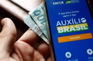 Às vésperas da eleição, DPU cobra indenização do governo por erros no Auxílio Brasil (Foto: -)